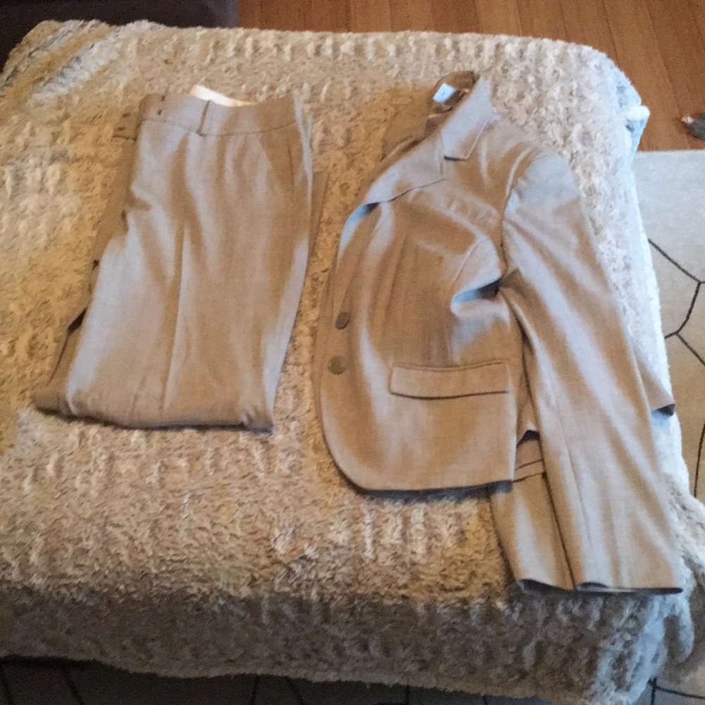 2 Worthington pant suits. Perfect condition